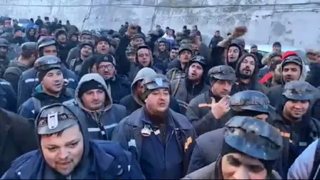 Disperare pentru 1500 de angajați. Sunt șomeri de azi, 1 aprilie. Mai mulți muncitori s-au blocat în subteran, în semn de protest: „Ce spuneți guvernanților, vă place în ce hal ați adus județul acesta?”