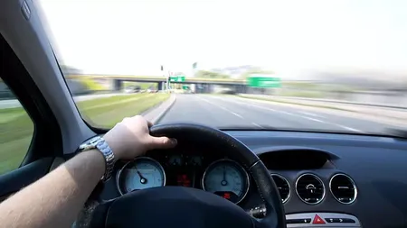 La ce viteză consumă mașina cel mai puțin carburant. Cum poți economisi până la 10 lei la 100 km