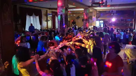 Banchetul a ajuns să coste cât o nuntă! Părinții 