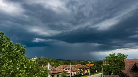 Vreme instabilă la final de mai, vin furtuni violente după zilele toride. În ce zone se anun-ţă rupere de nori