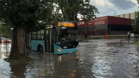 Atenţionări meteo de ploi torenţiale. Inundaţii masive în toată ţara, risc de viituri la munte. A fost emis şi Ro-Alert