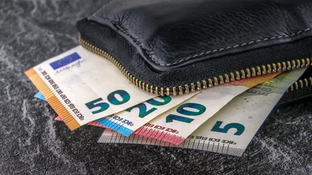 Câți bani ai voie să scoți din țară și ce trebuie să declari la vamă. Reguli stricte pentru turiști