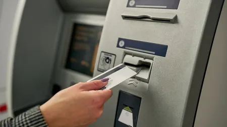Nu mai cere chitanță la bancomat! De ce o bucățică de hârtie te poate lăsa fără bani în cont
