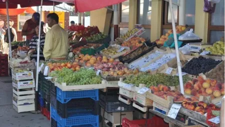 Fructele de vară, mai scumpe și mai puține. Motivul pentru care întârzie livrările pe tarabe