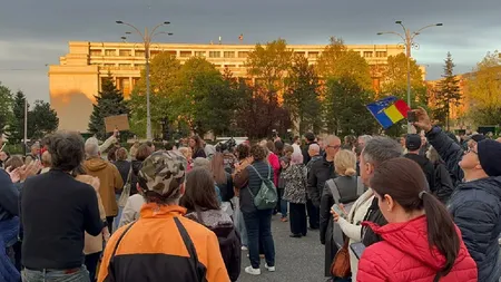 Miting în Piața Victoriei cu două zile înainte de votul decisiv din Parlament. Susținătorii lui Ilie Bolojan cer respingerea moțiunii PSD-AUR