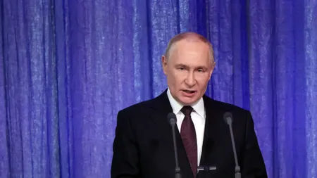 Vladimir Putin a folosit parada de Ziua Victoriei pentru un nou mesaj de forță și a vorbit despre arme „unice” dezvoltate de Rusia. Liderul de la Kremlin a făcut legătura directă cu războiul din Ucraina: „Eroii noştri merg înainte”
