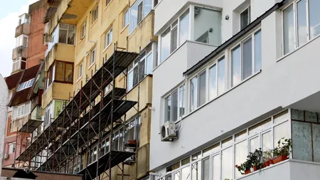 Anchetă la București după moartea unei fete de 16 ani care a căzut de pe un bloc cu 10 etaje aflat în reabilitare termică