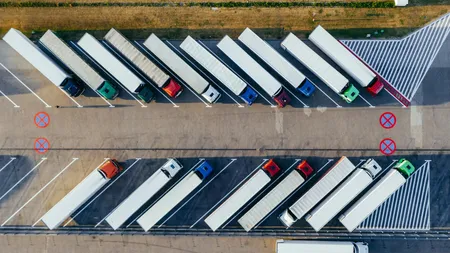 Criză majoră în transportul de marfă din Europa. Există aproximativ 500.000 de locuri de muncă disponibile, dar nimeni nu mai vrea să fie șofer de TIR