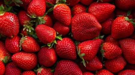 Topul fructelor cu cele mai multe pesticide: Ce fruct are o rată de contaminare de peste 70% și ce recomandă experții