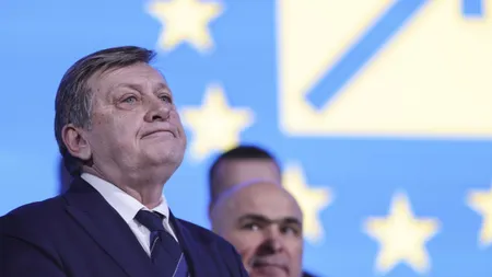 Crin Antonescu, despre lupta internă din PNL: ”Domnul Bolojan a făcut până acum să calce pe urmele lui Traian Băsescu”. Ce șanse dă alegerilor anticipate