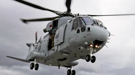 Elicopter militar prăbușit în Marea Britanie: Echipajele de urgență au intervenit la locul accidentului. Mai multe drumuri au fost închise