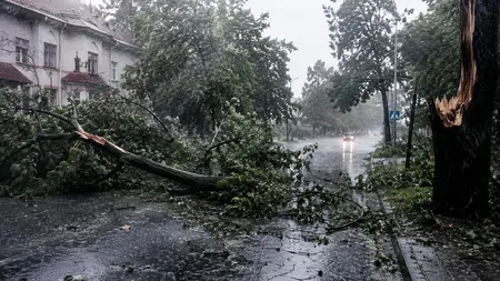 Cod portocaliu de inundaţii, cotele de apărare vor fi depăşite. HARTA intemperiilor