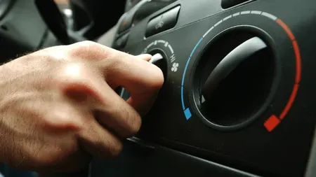 Șoferii din Marea Britanie pot fi amendați dacă staționează cu aerul condiționat pornit la mașină: „Simplul fapt de a sta în mașină, cu motorul și aerul condiționat pornite, fără a merge nicăieri, nu este recomandat”