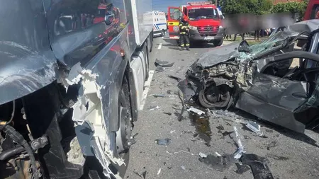 Accident grav în comuna Bascov. Trei adulţi şi un copil au fost răniţi