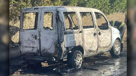 Un bărbat din Galați a fost găsit carbonizat într-o mașină cuprinsă de flăcări. Polițiștii iau în calcul ipoteza unei sinucideri