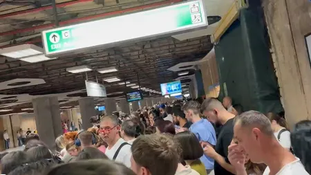 Haos la metrou pe Magistrala M2. Sute de călători blocați în stații spre Pipera