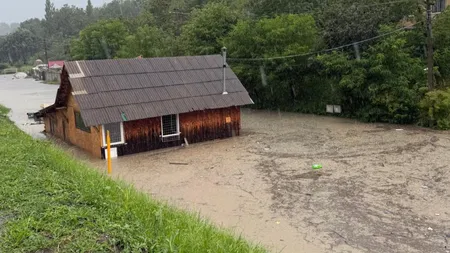 ANM anunţă prăpăd în orele următoare. Coduri de fenomene extreme în mai multe judeţe
