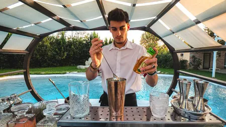 Cum organizezi un bar mobil pentru un eveniment privat: 8 sfaturi practice
