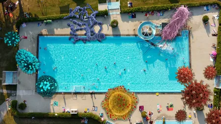 Riscurile la care te expui atunci când mergi la piscină. Ce boli poți lua din apă, chiar dacă este tratată cu clor
