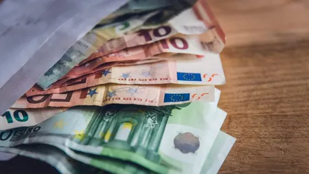Momentul flagrantului Parchetului General într-un dosar de obținere frauduloasă a cetățeniei române: „Câți bani sunt aici?/ Nici nu știu, nu i-am numărat”