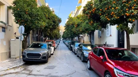 Cât trebuie să scoți din buzunar dacă parchezi neregulamentar în Grecia. Care sunt regulile de parcare