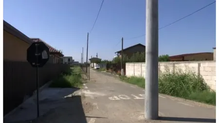 Dorel a lovit din nou! Stâlp de electricitate montat în mijlocul străzii, imagini virale de la Galați: ”Am crezut că e AI”