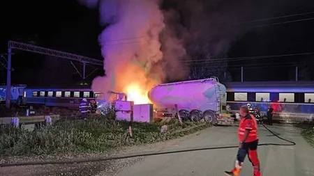 Accident cumplit în Bacău! O cisternă cu ciment a fost lovită de un tren: 200 de călători au fost evacuați