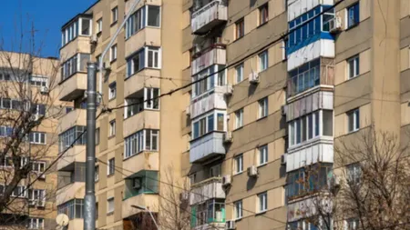 Salariul mediu pe economie mai ajunge doar pentru o garsonieră cumpărată în rate în București sau Cluj