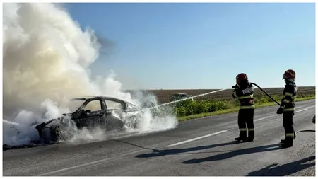 Mașină cuprinsă de flăcări pe DN 1A, în localitatea Săcele din Brașov. O persoană a fost găsită carbonizată