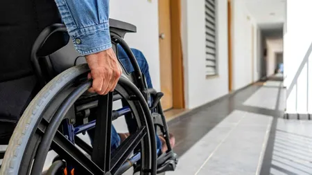 Pensie de invaliditate 2026. Ce se întâmplă când ajungi la vârsta standard de pensionare. Transformarea se face automat