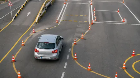 Se schimbă regulile pentru românii care vor să obțină permisul de conducere. Proba în poligon ar putea fi reintrodusă în examenul auto