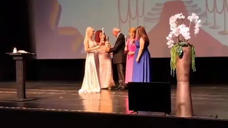 România TV, premiată la Gala Celebrităților de pe Litoral. Romica Jurca: „Am emoții, recunosc. Dacă stau bine să mă gândesc, cred că am primit premii doar în școală. Mulțumesc tare mult”
