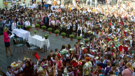 Anul școlar 2026 - 2027. Este sau nu prima zi de cursuri liberă pentru părinți?
