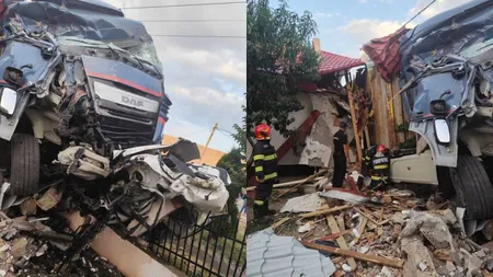 Accident violent într-o comună din Vaslui. Un TIR a intrat în două gospodării și aproape a distrus o casă GALERIE FOTO