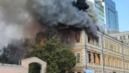Război în Ucraina: Academia de Ştiinţe din centrul Kievului, avariată în urma unui atac cu drone ruseşti în plină zi