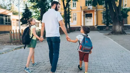Angajații din familiile monoparentale ar putea primi cel puțin trei zile de concediu de odihnă în plus