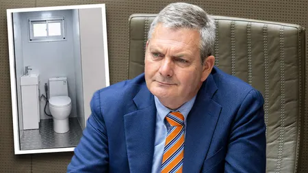 Un politician belgian a rămas blocat în toaleta Parlamentului timp de 13 ore, fără telefon: „Am făcut două găuri în ușă, ca să intre aer”