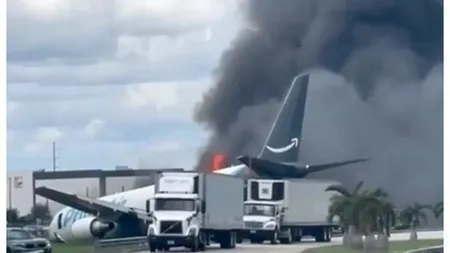 Avion prăbuşit, imagini şocante cu epava acoperită de un fum dens VIDEO