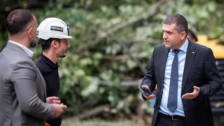 Radu Miruță, revoltat de aglomerația de pe Valea Oltului: „După mai bine de o oră în coloană, am coborât din mașină la punctul care genera blocajul. Patru oameni lucrau. Mai mulți stăteau într-o parcare și priveau Oltul curgând”