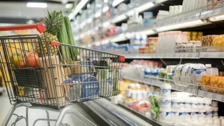 INS: Românii se pregătesc pentru creșteri de prețuri. Comercianții estimează noi scumpiri în lunile următoare