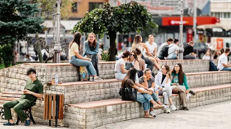 S-a lăsat de facultate pentru că nu a prins loc în cămin și nu-și permite chiria din oraș! ”Nu pot să îmi pun cortul în fața universității”