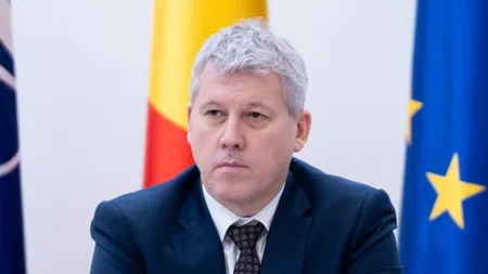 Cătălin Predoiu cere partidelor să se unească și să formeze un guvern pentru a salva țara: „Dacă vor eșua, mai devreme sau mai târziu, urmele lor vor ajunge în partea întunecată a cărții de istorie”