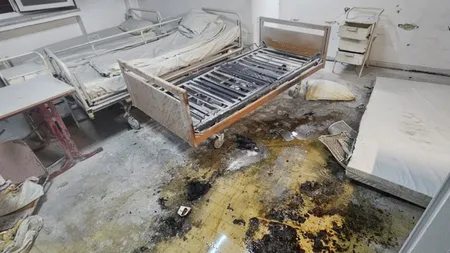 Incendiu la Spitalul Județean Reșița, 16 pacienți evacuați. O femeie a suferit arsuri