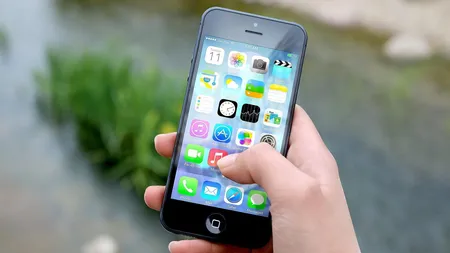 Jobul care devine tot mai căutat de tineri. Pot câștiga bani mulți doar dacă au un telefon mobil
