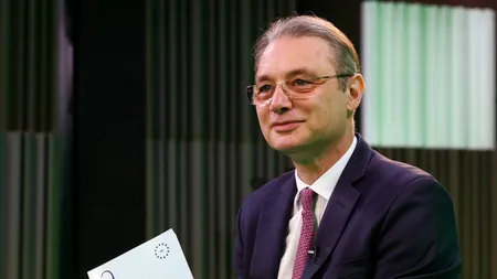Luca Niculescu a recomandat românilor să citească o carte care costă 129 de lei, în plină criză: „Se citește ca un roman polițist”