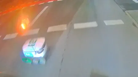 Incident neobișnuit în Estonia! Un robot de livrări a traversat pe culoarea roșie și a intrat în coliziune cu un autobuz. Nouă pasageri au fost răniți. VIDEO