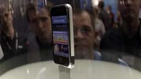 iPhone a debutat cu vanzari duble fata de estimari dar si cu un val de nemultumiri (Update)