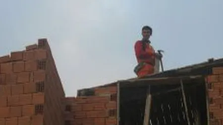 Inspectia Muncii cere sistarea activitatilor in aer liber intre orele 11 si 17