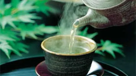 Contraatacul cafenelelor si barurilor poate distruge afacerile ceainariilor exclusiviste