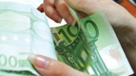 Leul a scazut usor fata de euro, urmand trendul regional